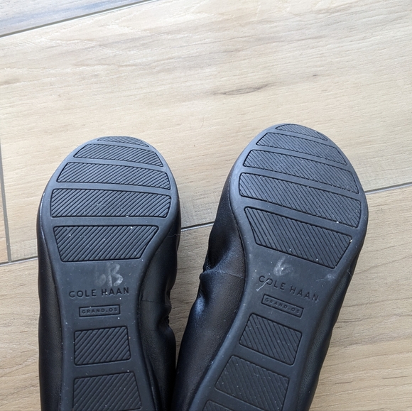 Cole Haan Like New Black Leather Tali Bow Ballet Flats - Picture 3 of 4